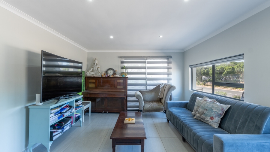 5 Bedroom Property for Sale in Calypso Beach Western Cape